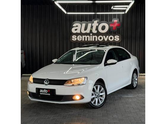 VOLKSWAGEN JETTA 2.0 COMFORTLINE FLEX 4P TIPTRONIC